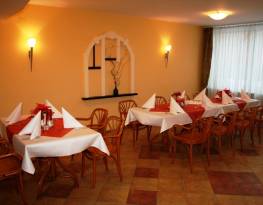 KRAKUS hotel Krakkó szállás étterem nyaralás aquapark Krakkóban